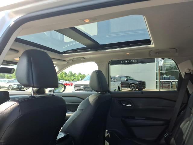 2022 Nissan Rogue SL FWD