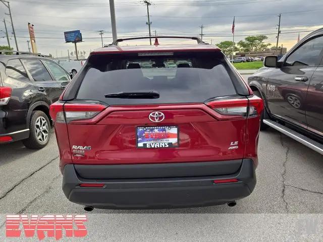 2020 Toyota RAV4 LE