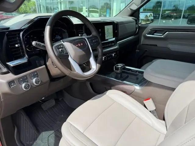 2025 GMC Sierra 1500 4WD Crew Cab Short Box SLT