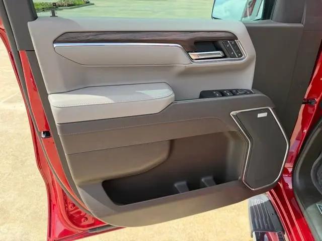 2025 GMC Sierra 1500 4WD Crew Cab Short Box SLT