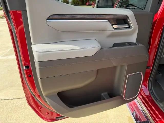 2025 GMC Sierra 1500 4WD Crew Cab Short Box SLT