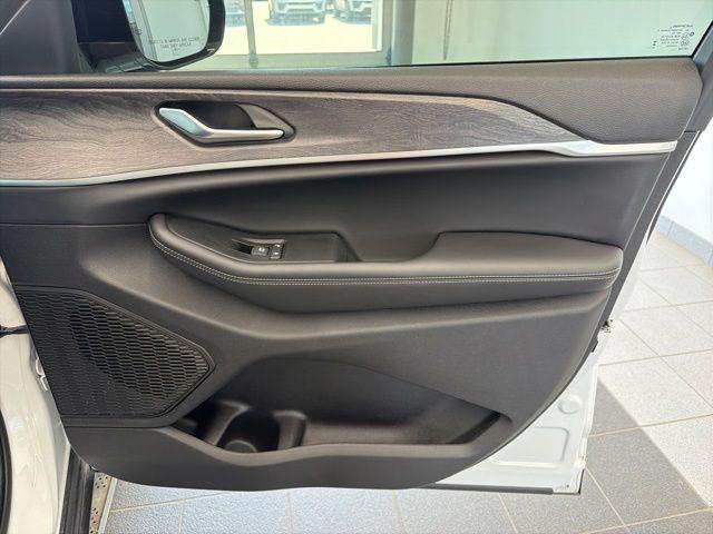 2025 Jeep Grand Cherokee L Limited 4x4