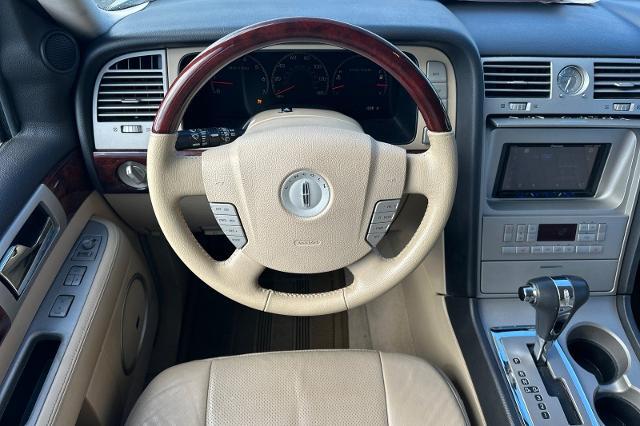 2005 Lincoln Navigator Unknown
