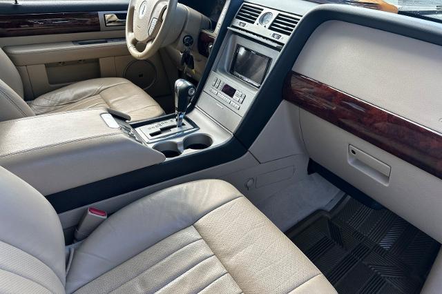 2005 Lincoln Navigator Unknown