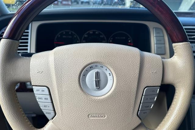 2005 Lincoln Navigator Unknown