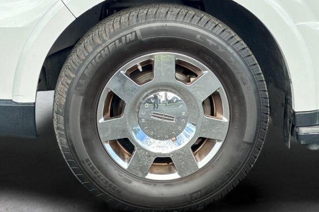 2005 Lincoln Navigator Unknown