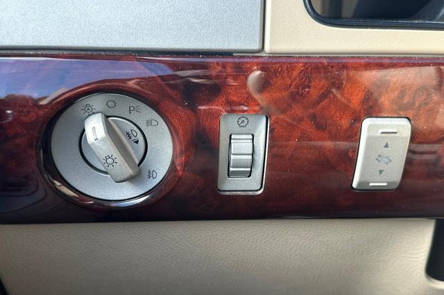 2005 Lincoln Navigator Unknown