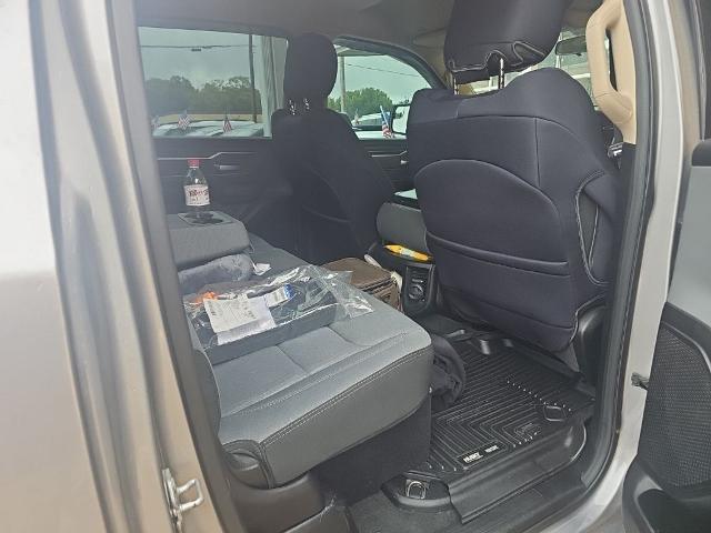 2019 Ram 1500 Big Horn/Lone Star Crew Cab 4x4 5'7" Box