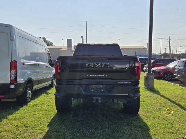 2024 GMC Sierra 2500HD 4WD Crew Cab Standard Bed Denali