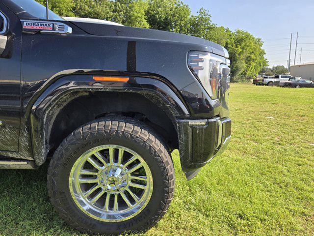 2024 GMC Sierra 2500HD 4WD Crew Cab Standard Bed Denali