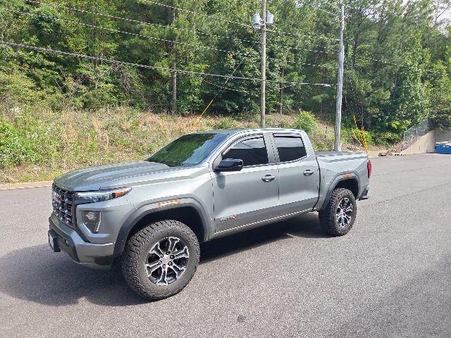 2024 GMC Canyon 4WD AT4
