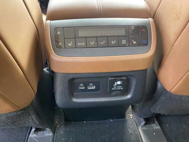 2022 Nissan Pathfinder Platinum 2WD