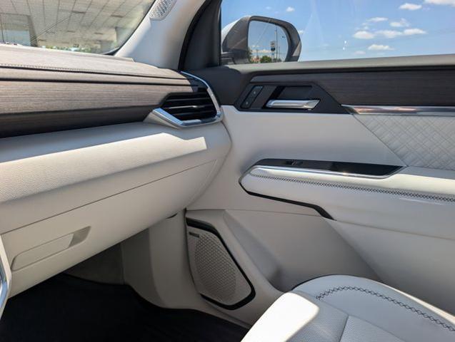 2025 GMC Acadia FWD Denali