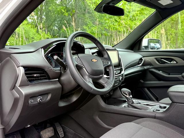 2023 Chevrolet Traverse AWD LT Cloth