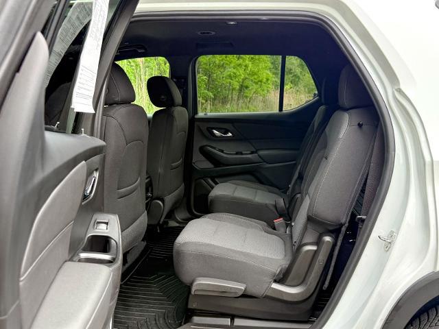 2023 Chevrolet Traverse AWD LT Cloth