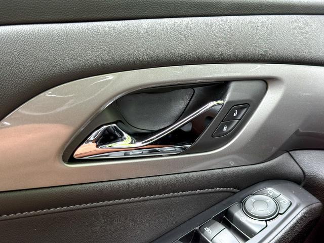 2023 Chevrolet Traverse AWD LT Cloth