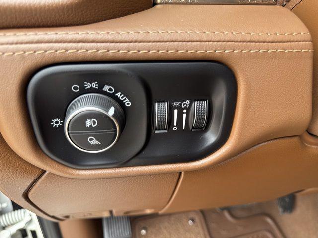 2023 Ram 3500 Limited Longhorn Crew Cab 4x4 8' Box