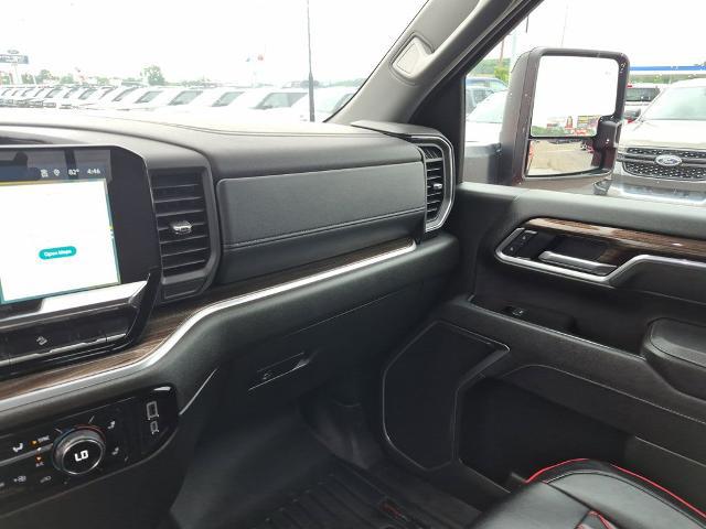 2025 Chevrolet Silverado 2500HD 4WD Crew Cab Standard Bed LT