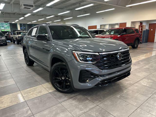 2025 Volkswagen Atlas Cross Sport 2.0T SEL R-Line Black for sale near Cincinnati, OH