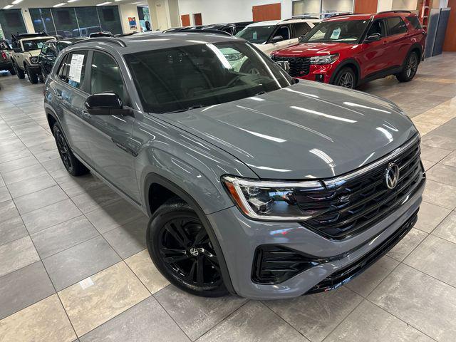 2025 Volkswagen Atlas Cross Sport 2.0T SEL R-Line Black