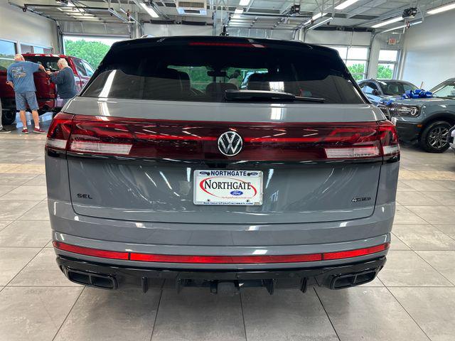 2025 Volkswagen Atlas Cross Sport 2.0T SEL R-Line Black