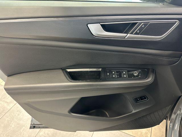 2025 Volkswagen Atlas Cross Sport 2.0T SEL R-Line Black