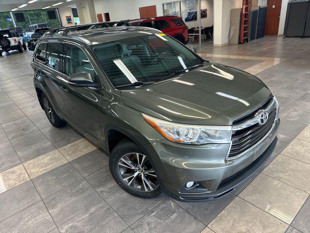 2016 Toyota Highlander XLE V6