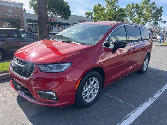 2025 Chrysler Pacifica Select for sale in Sacramento, CA