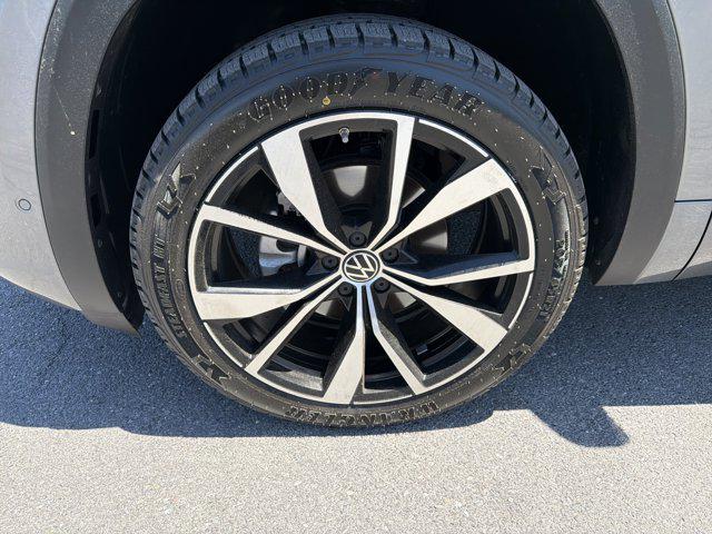 2024 Volkswagen Atlas 2.0T SEL Premium R-Line