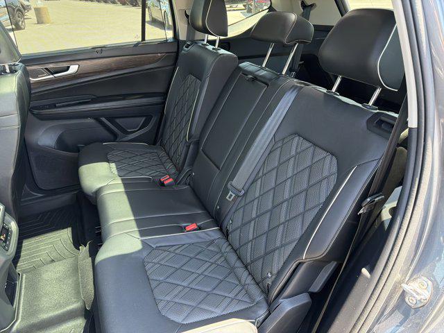 2024 Volkswagen Atlas 2.0T SEL Premium R-Line