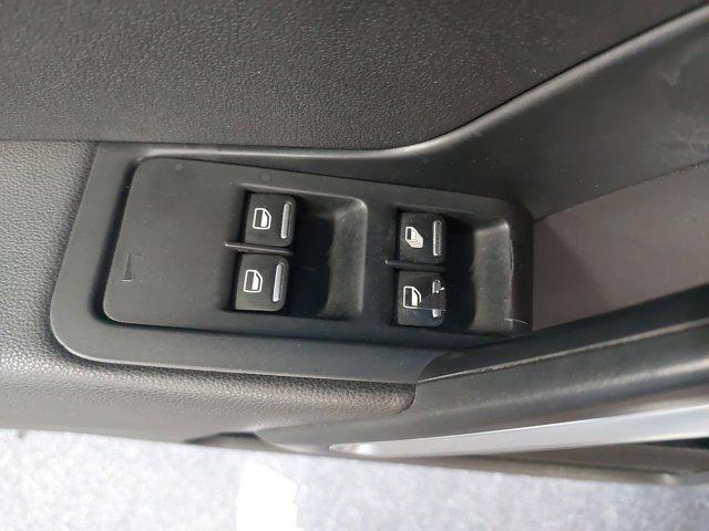2013 Volkswagen Beetle 2.0L TDI