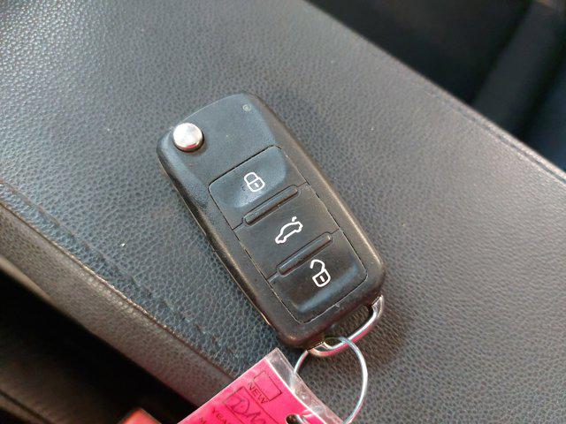 2013 Volkswagen Beetle 2.0L TDI