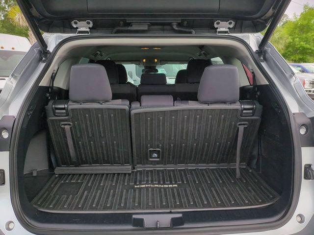 2022 Toyota Highlander LE
