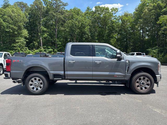 2025 Ford F-350 LARIAT