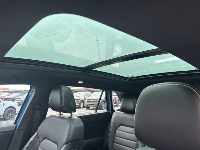 2024 Volkswagen Atlas Cross Sport 2.0T SEL R-Line