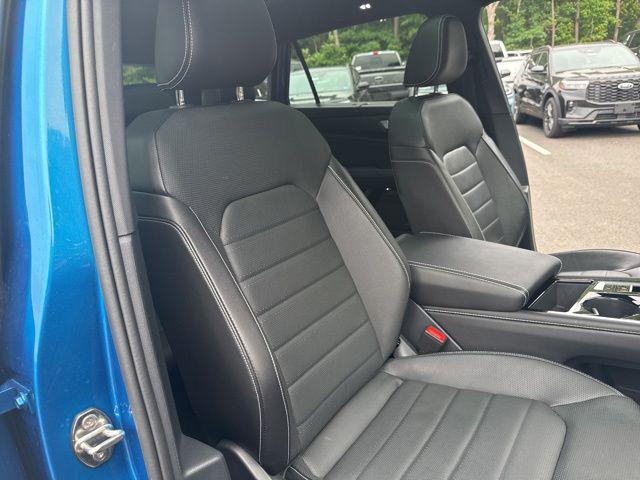 2024 Volkswagen Atlas Cross Sport 2.0T SEL R-Line