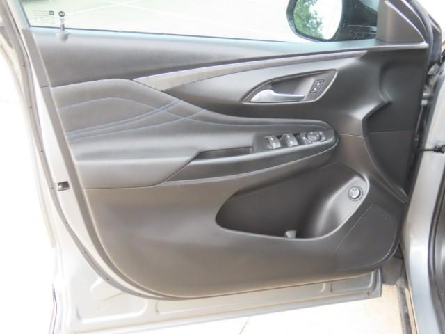 2025 Buick NV Sport Touring FWD