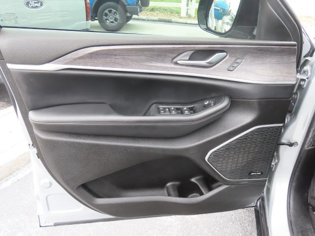 2023 Jeep Grand Cherokee L Limited 4x2