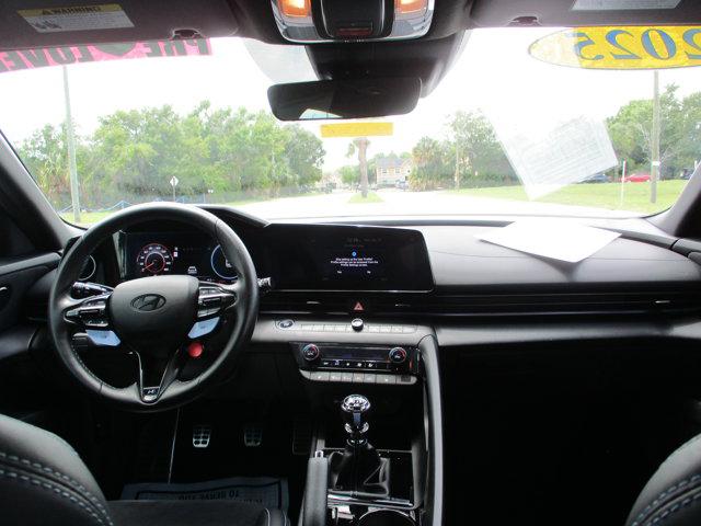 2025 Hyundai Elantra Base