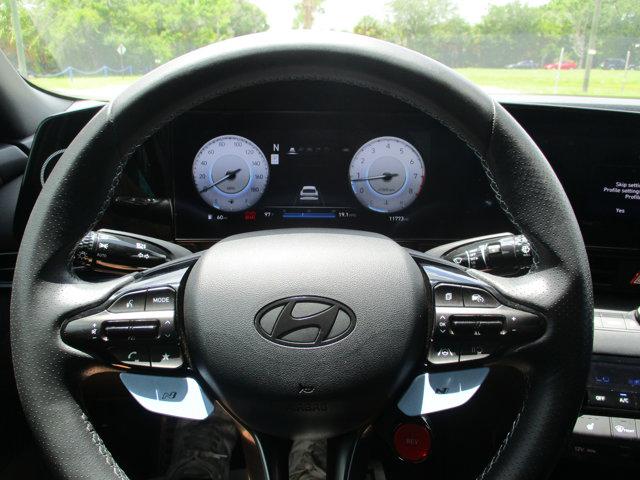 2025 Hyundai Elantra Base