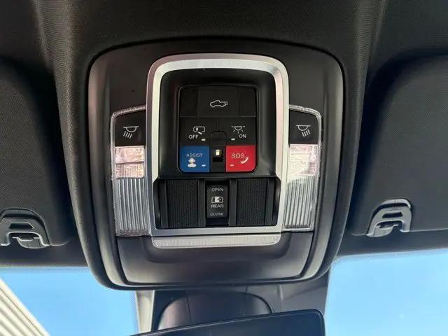 2023 Ram 1500 Laramie Crew Cab 4x4 5'7" Box