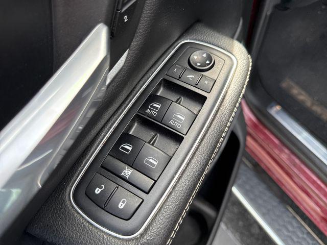 2019 Ram 1500 Laramie Crew Cab 4x4 5'7" Box