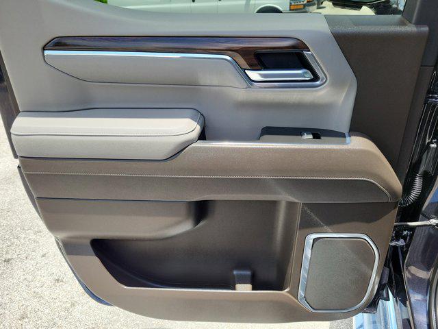 2025 GMC Sierra 1500 4WD Crew Cab Short Box SLT