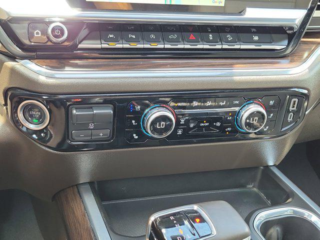 2025 GMC Sierra 1500 4WD Crew Cab Short Box SLT