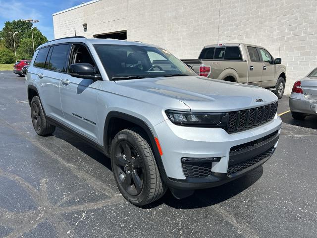 2023 Jeep Grand Cherokee L Limited 4x4 for sale in Saukville, WI