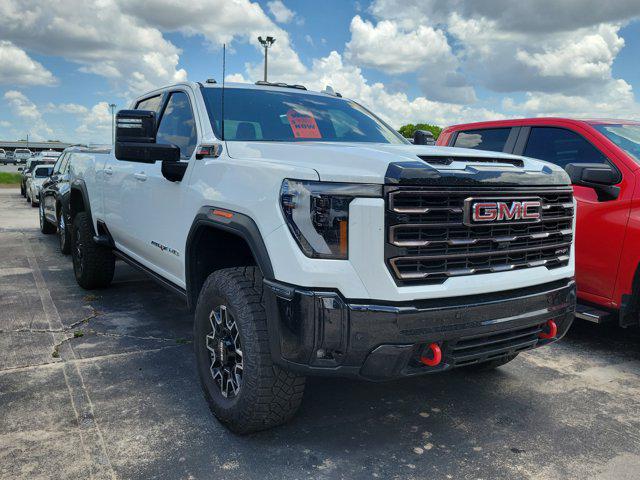 2025 GMC Sierra 2500HD 4WD Crew Cab Standard Bed AT4X