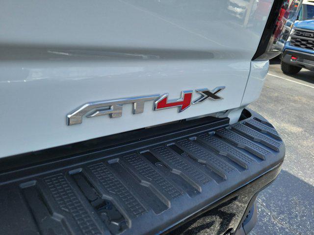2025 GMC Sierra 2500HD 4WD Crew Cab Standard Bed AT4X