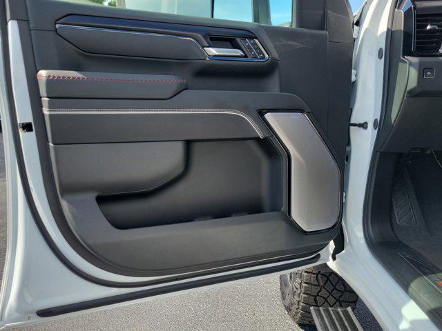 2025 GMC Sierra 2500HD 4WD Crew Cab Standard Bed AT4X