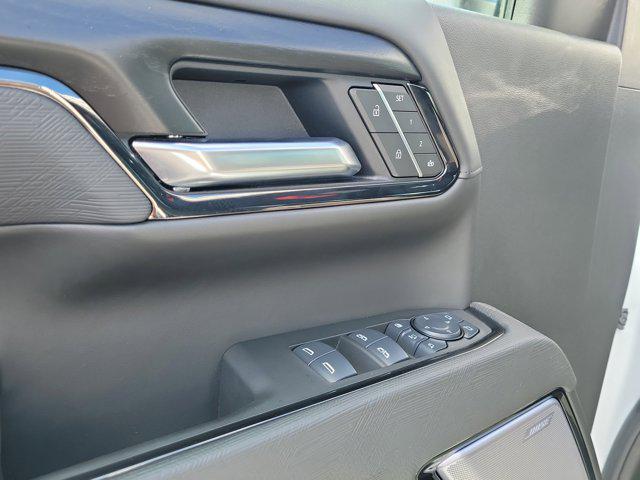 2025 GMC Sierra 2500HD 4WD Crew Cab Standard Bed AT4X
