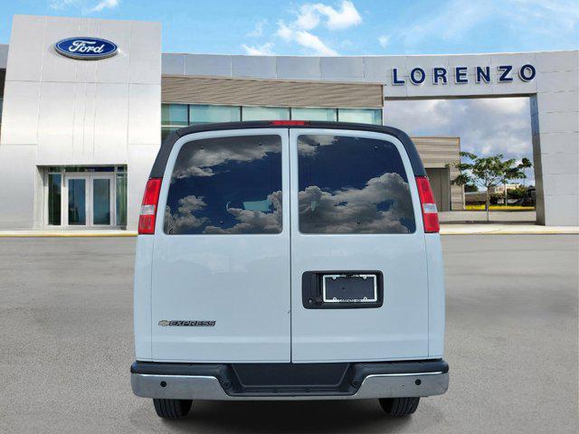 2023 Chevrolet Express Passenger RWD 3500 Extended Wheelbase LT